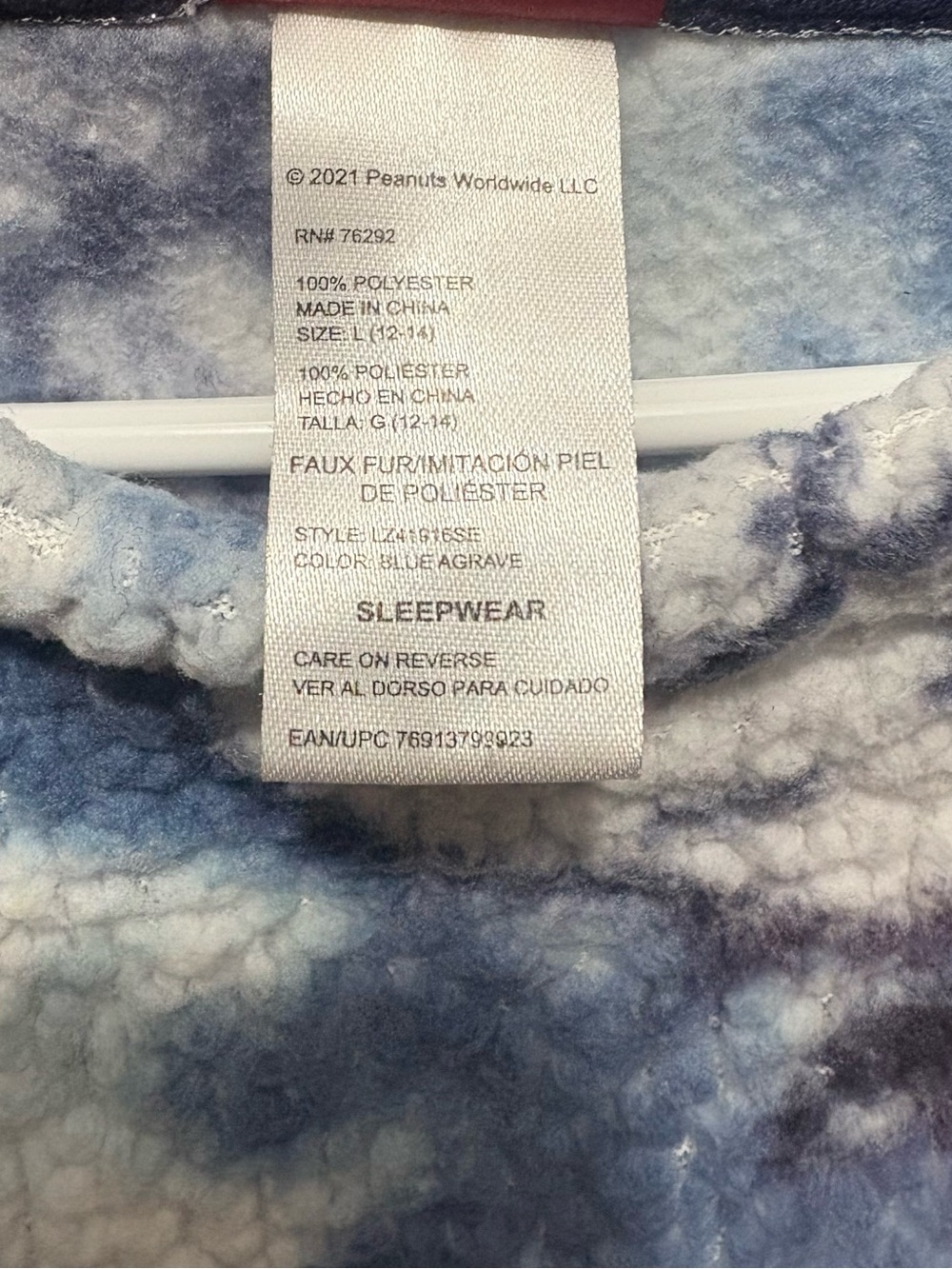 Peanut- Snoopy Fuzzy Pullover Pajama Set SZ L - Picture 2 of 3